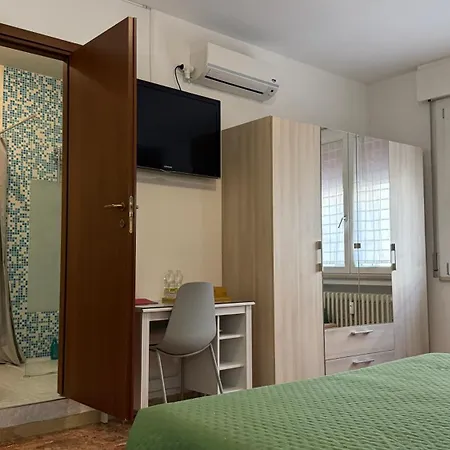 Гостевой дом 216 Venice 3*