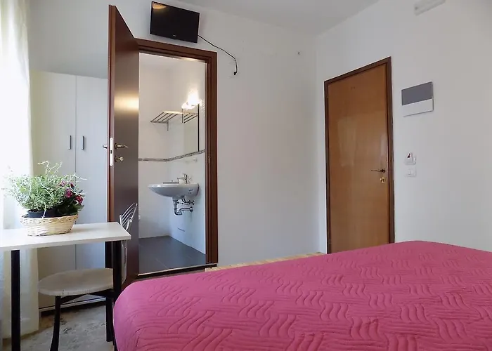 Гостевой дом 216 Venice 3*