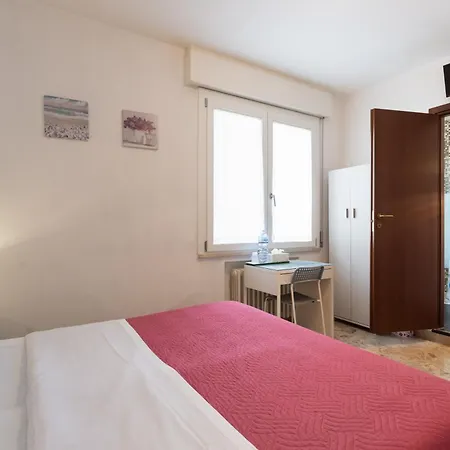 216 Venice Guest house *