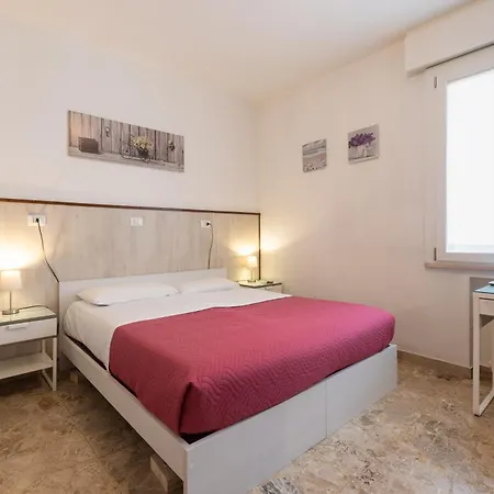 216 Venice 3*