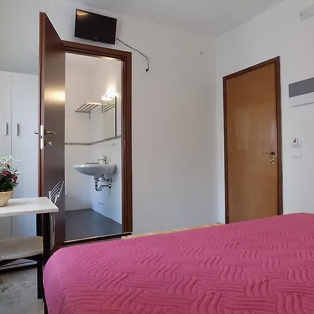 Πανσιόν 216 Venice 3*